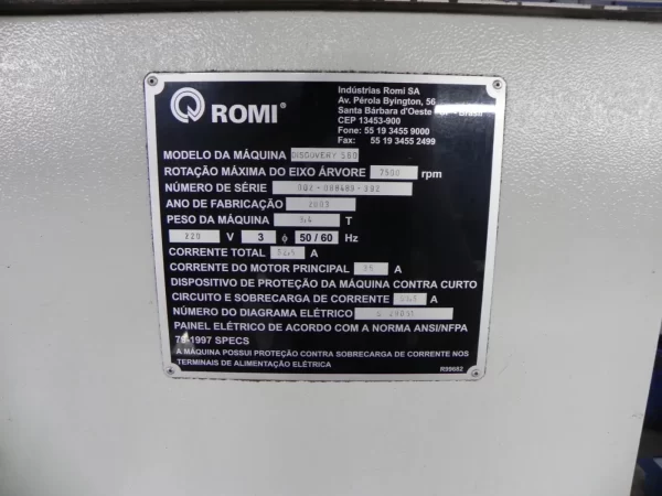 Centro de Usinagem Romi Discovery 560 - placa de identificação
