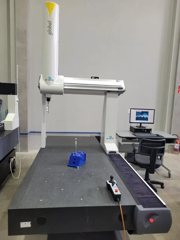 Tridimensional CNC de Medição DEA-HEXAGON - lateral