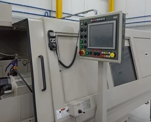 Retífica cilíndrica CNC Industrial TOYODA GE6P-160II - lateral