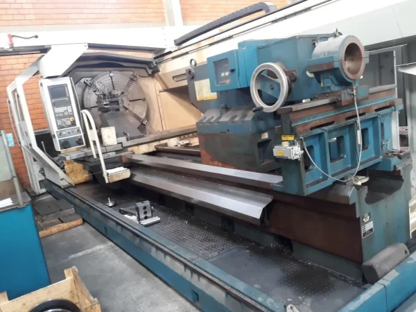 Torno CNC ROMI CENTUR 80A - frontal