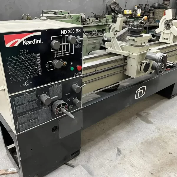 Torno Mecânico Nardini ND 250 BS usado - frontal