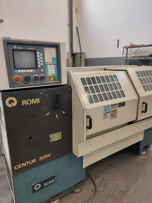 Máquina Torno CNC ROMI Centur 30 RV - FRONTAL LATERAL