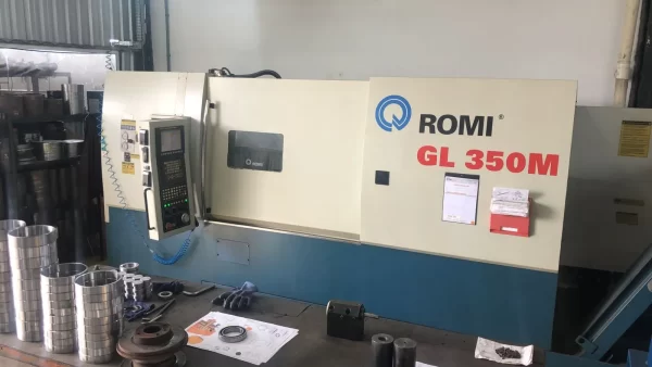 Centro de Torneamento CNC ROMI GL350M - frontal