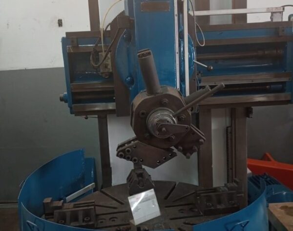 Torno Vertical Defum KNA-100/135A - Image 3