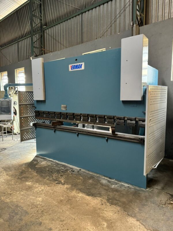 Dobradeira Hidráulica CNC ERMAK 3100 x 120 TON - Image 2