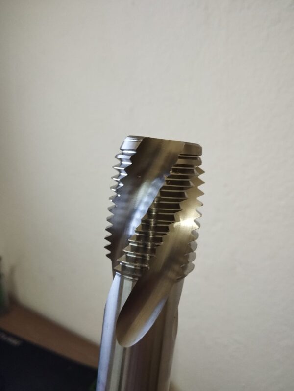 macho maquina marca osg 1.1/2 - 6UNC 2B HSS304 - corte