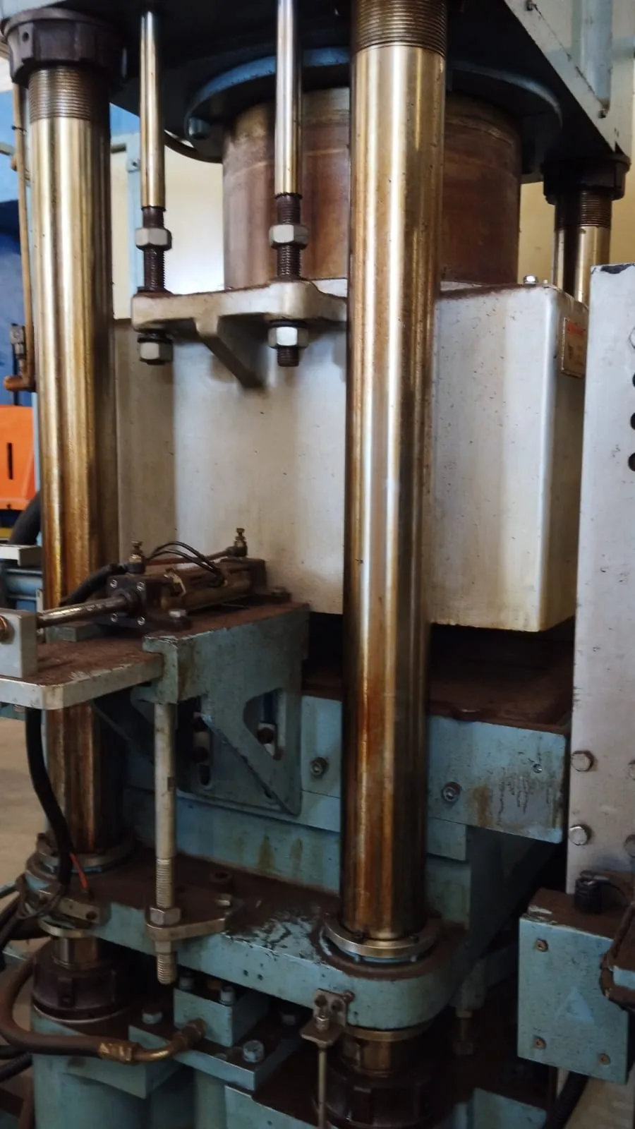 Prensa de Borracha TYC 250T Usada 7 Prensa de Borracha TYC 250T Usada - Imagem 7