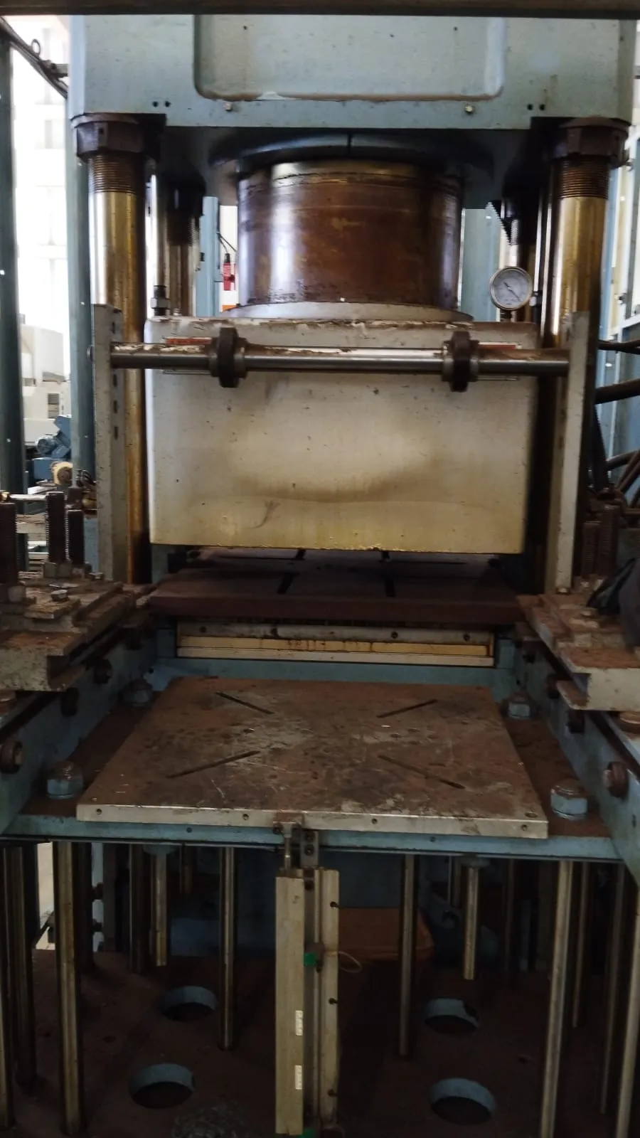 Prensa de Borracha TYC 250T Usada 6 Prensa de Borracha TYC 250T Usada - Imagem 6