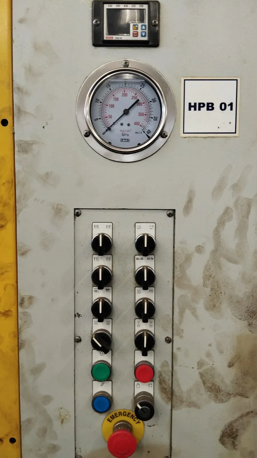 Prensa de Borracha TYC 250T Usada 3 Prensa de Borracha TYC 250T Usada - Imagem 3