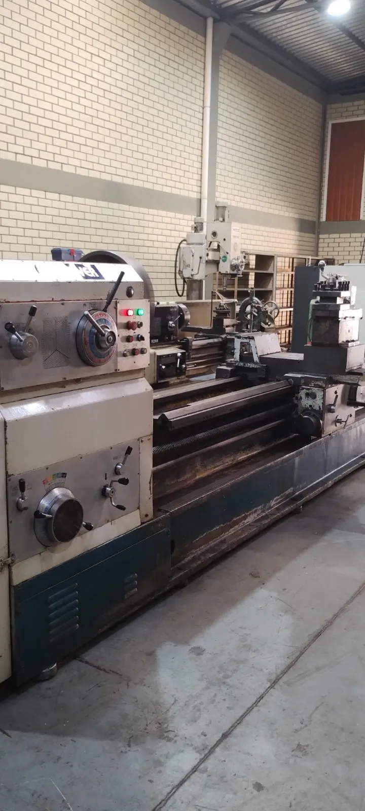 Torno Mecânico CLEVER L-44200 Usado - frontal