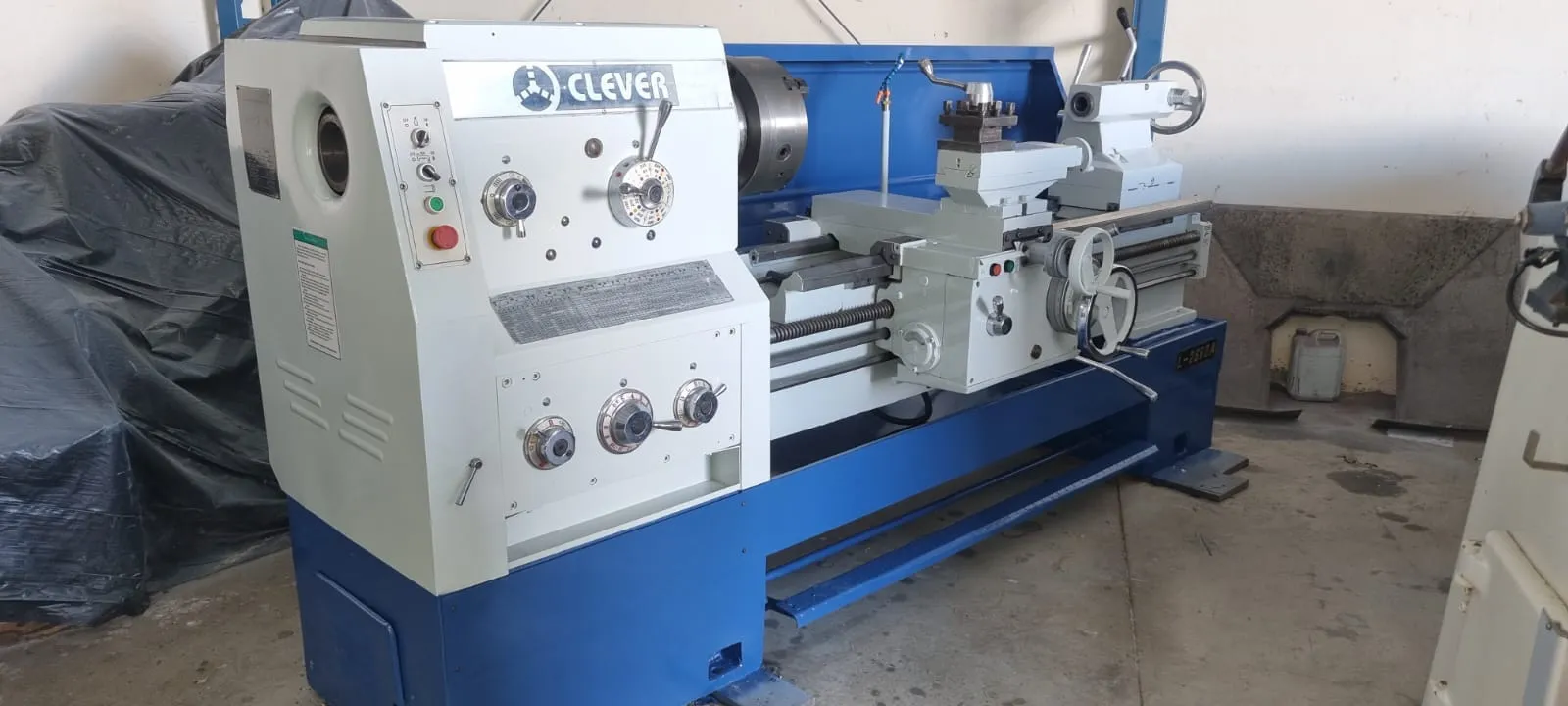 Torno Mecânico Clever Usado L2660A - frontal