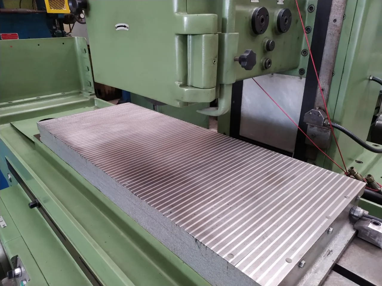 Retífica plana TOS BRH-40A 3 Retífica plana TOS BRH-40A - Imagem 3