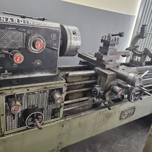 Torno Mecanico Nardini 300 III usado de 1.5mm - lateral