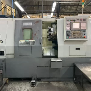 Torno CNC Hyundai SKT-21LMS - frontal