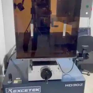 Eletroerosão Furo Rápido Usada Excetek - vista frontal