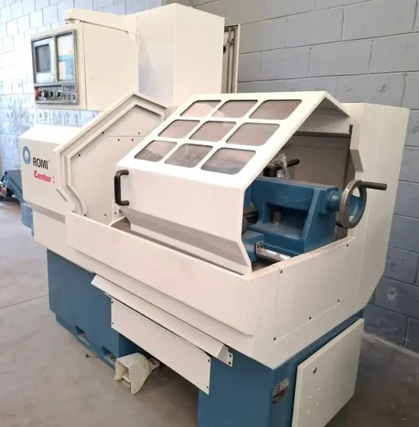 Torno CNC Romi Centur 30D 500mm 2000 2 Torno CNC Romi Centur 30D - 500mm vista lateral