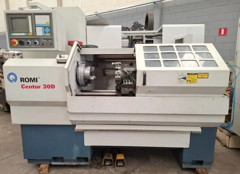 Torno CNC Romi Centur 30D Usado 2001 - vista frontal