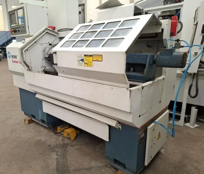 Torno CNC Romi Centur 30D Usado 2001 3 Torno CNC Romi Centur 30D Usado 2001 - vista lateral