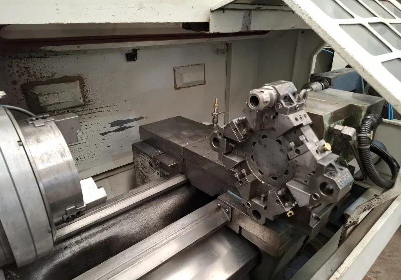 Torno CNC Romi Centur 30D Usado 2001 5 vista da torre eletrica e placa Torno CNC Romi Centur 30D Usado 2001