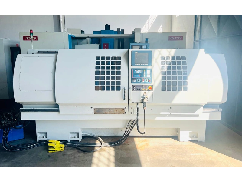 Torno CNC Travis TR-2 2000x630mm - vista frontal