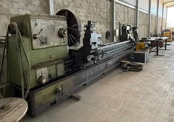 Torno Mecânico Romi MKD II 4000x1200mm - vista frontal