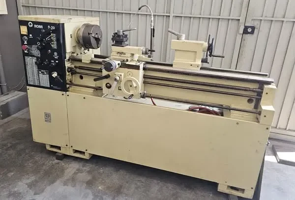 Torno Mecânico Usado S20 Romi 1000 x 350mm - vista frontal