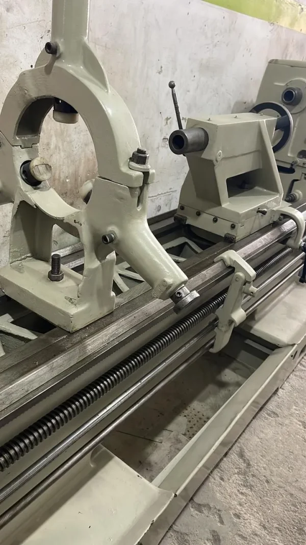 Torno Mecânico de Grande Porte Promeca IS-750 5000 mm - luneta e contra ponto