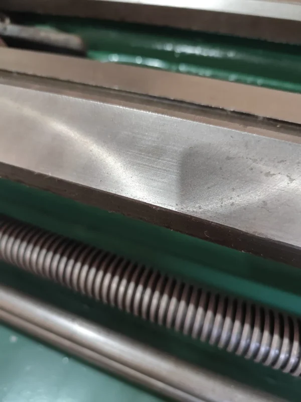 Torno Mecânico Imor MVN III 2000 x 500mm 3 Torno Mecânico Imor MVN III 2000 x 500mm - vista do barramento