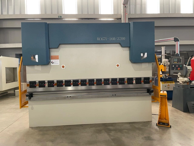 Dobradeira Hidráulica PVK 160-3200 Nova - 2025 - visão frontal