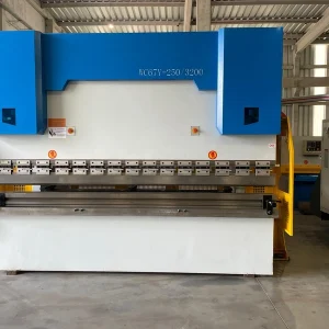 Dobradeira Hidráulica Nova PVK 250-3200 - vista frontal