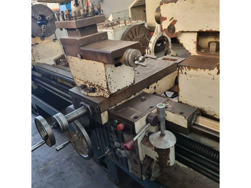 Torno Mecânico CLEVER Usado L-37120P 4 TORNO MECÂNICO CLEVER L-37120P