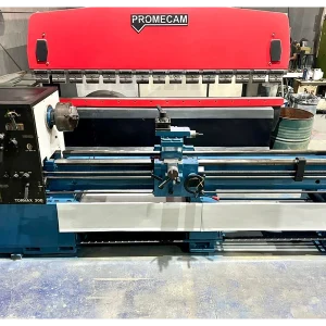 Torno Mecânico Romi Tormax 30B 2200x650mm - vista frontal