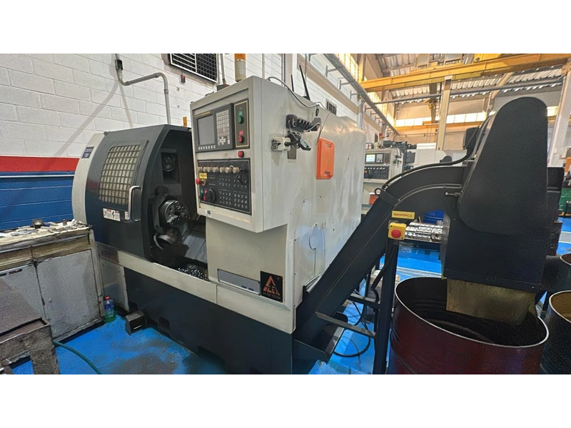 Torno CNC Alextech VT22 Ano 2011 - vista frontal