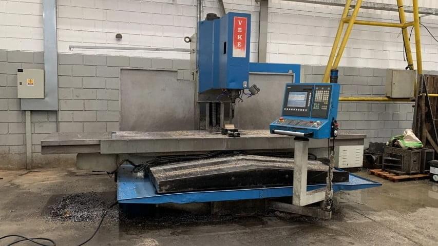 Fresadora Cnc Usada Veker MVK 2500 - frontal