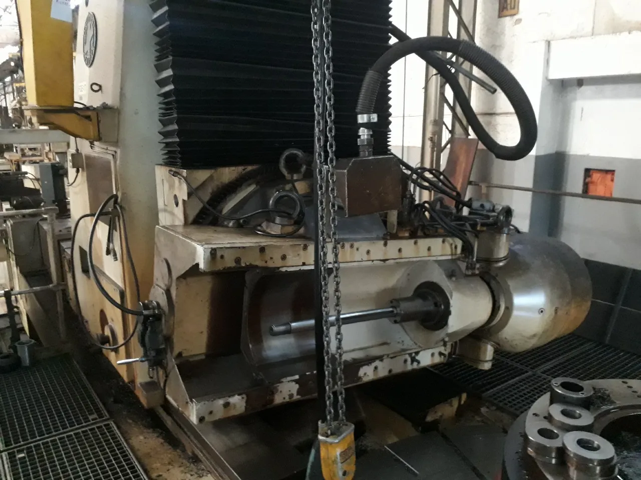 Fresadora de Engrenagens CNC PFAUTER - Imagem 3