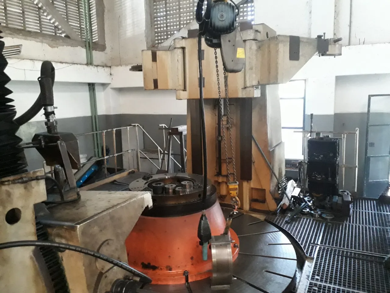 Fresadora de Engrenagens CNC PFAUTER - Imagem 5