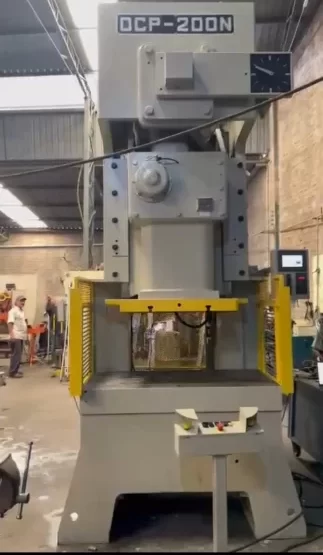 Prensa Excêntrica Freio Fricção OCP 200 à Venda - Equipamento Industrial de Estamparia