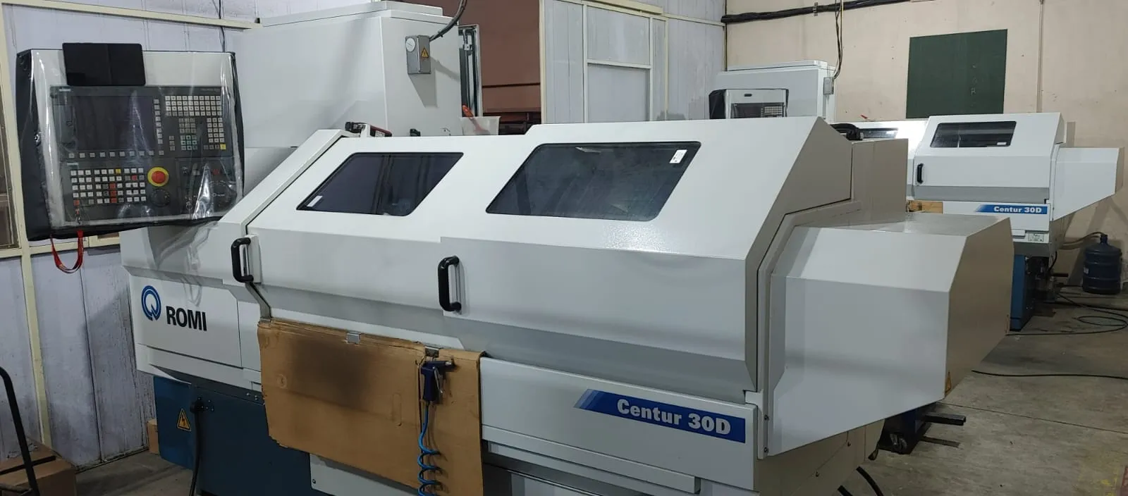 Torno Cnc usado Romi 30D - frontal lateral