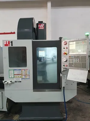 Centro de Usinagem Vertical HAAS DT1 - usado frontal
